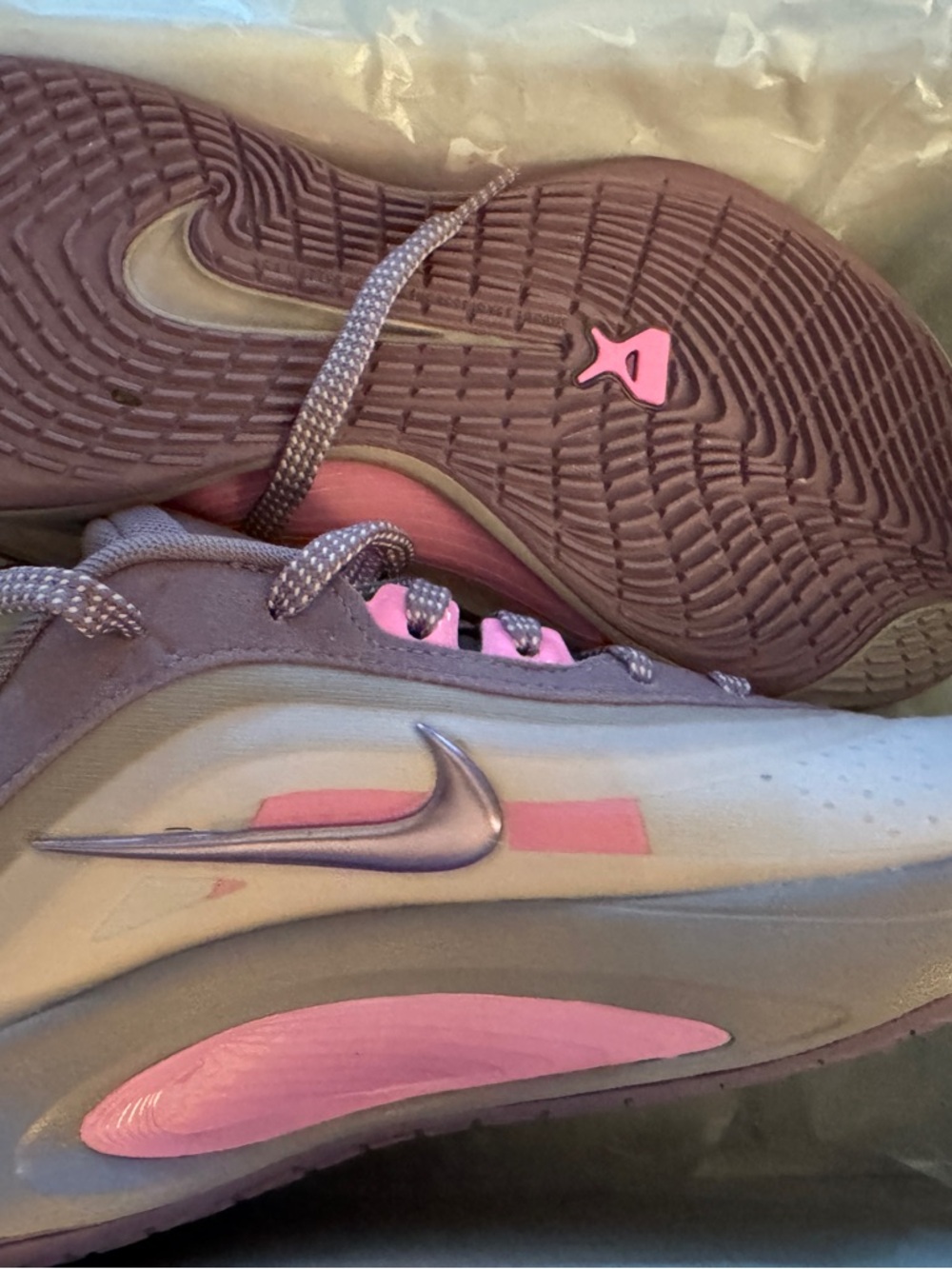 Nike A’Ja Wilson Unisex Purple Mauve Basketball Shoes with Pink Accents W7 M5.5